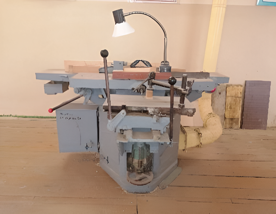 Деревообрабатывающий станок (модель КС)