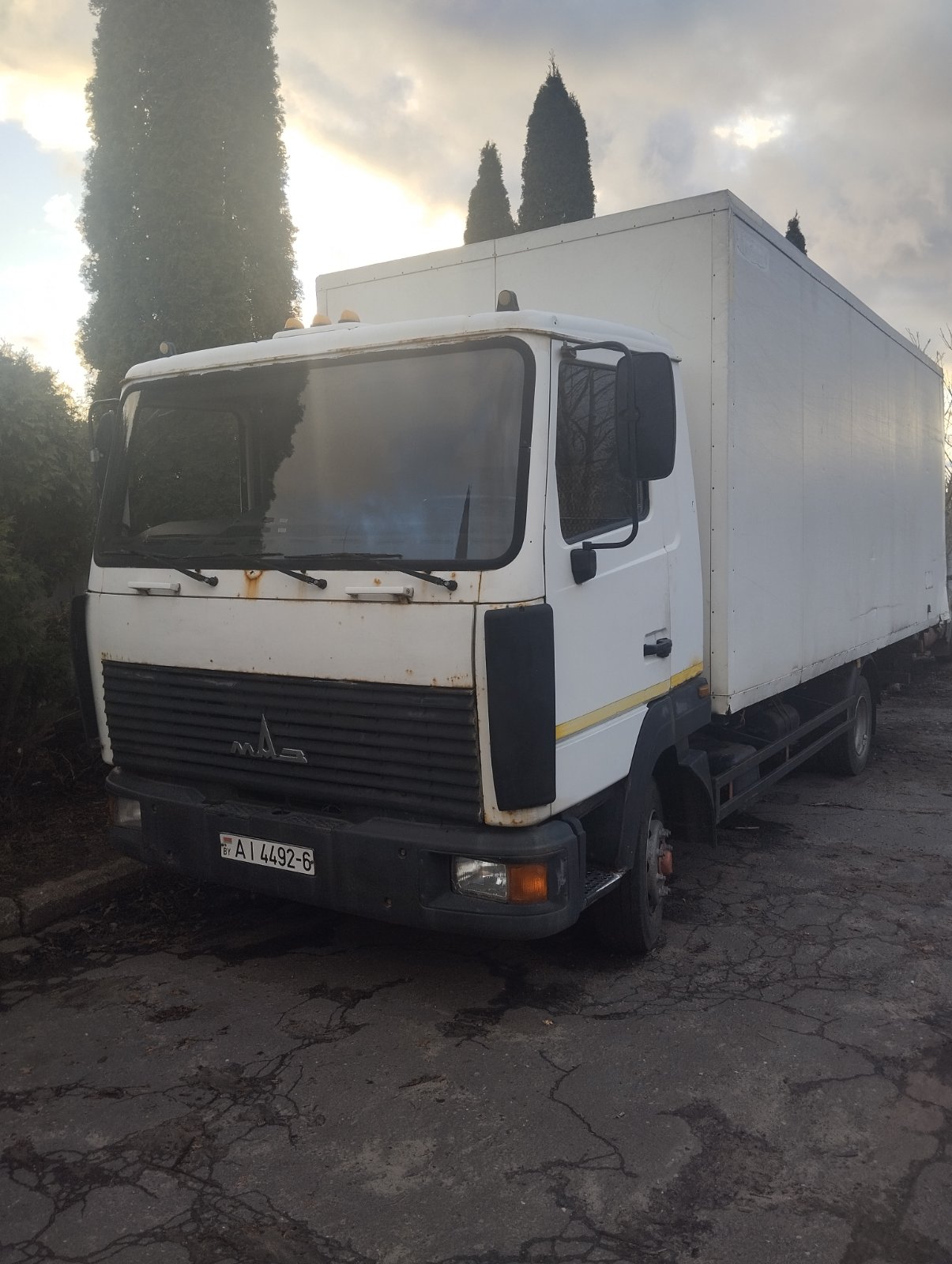 MAZ-4371 AFIK «LYBAVA»