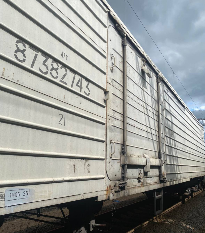 Грузовой вагон № 87382743