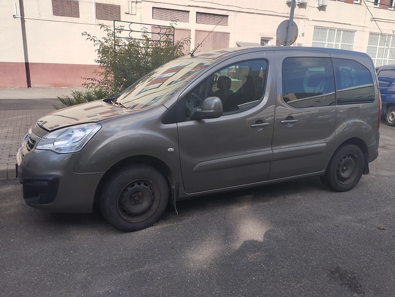 PEUGEOT PARTNER