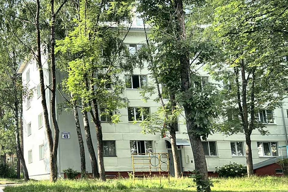 1/2 доли в праве собственности на изолированное помещение 