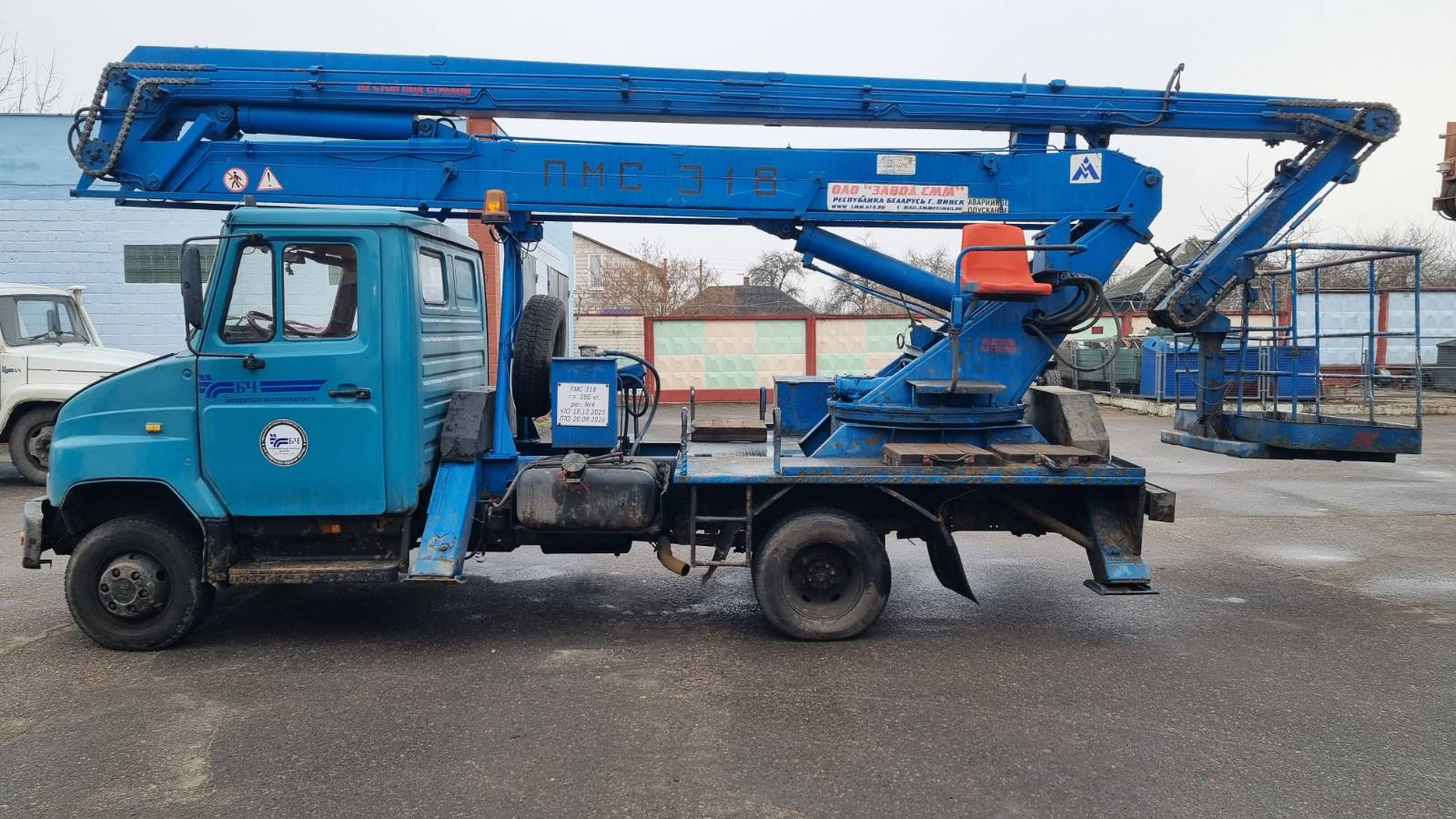 Автогидроподъемник ПМС-318