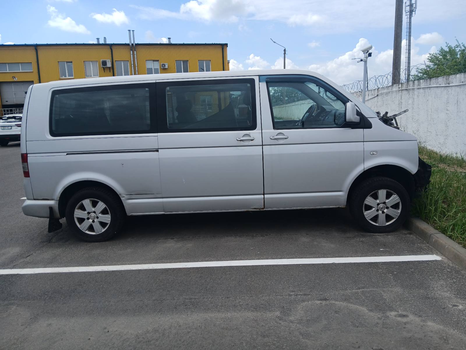 VOLKSWAGEN CARAVELLE
