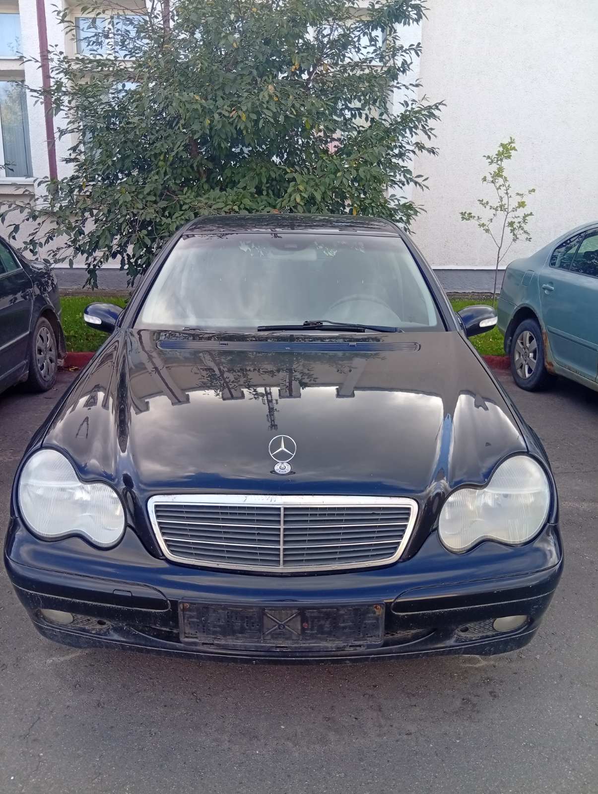 MERSEDES-BENZ С180