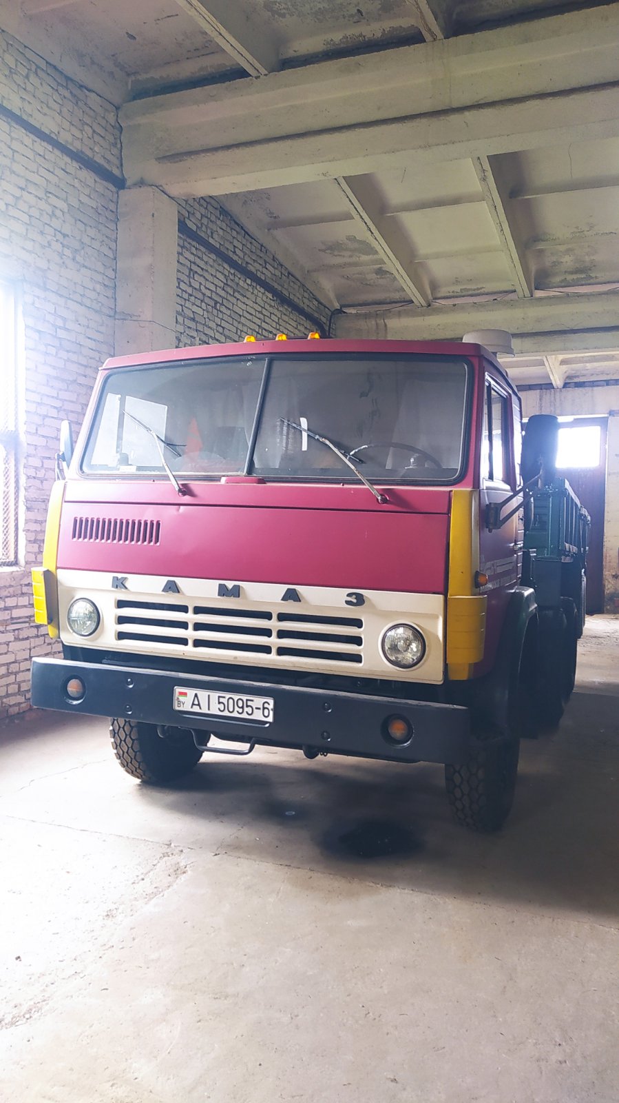 KAMAZ 5410 с полуприцепом ODAZ 9370