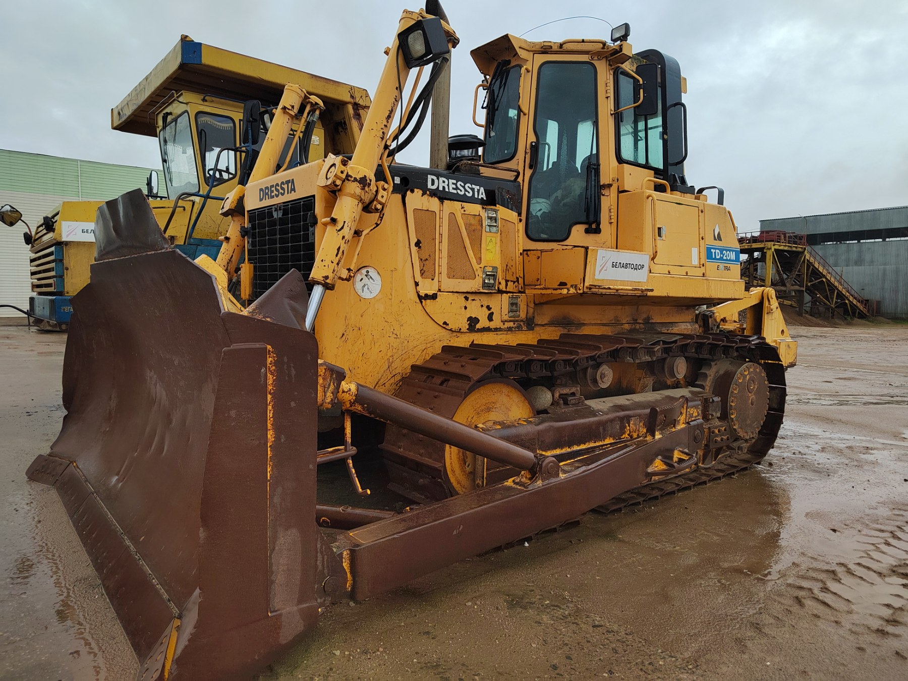 Бульдозер-рыхлитель гусеничный Dressta TD-20М Extra